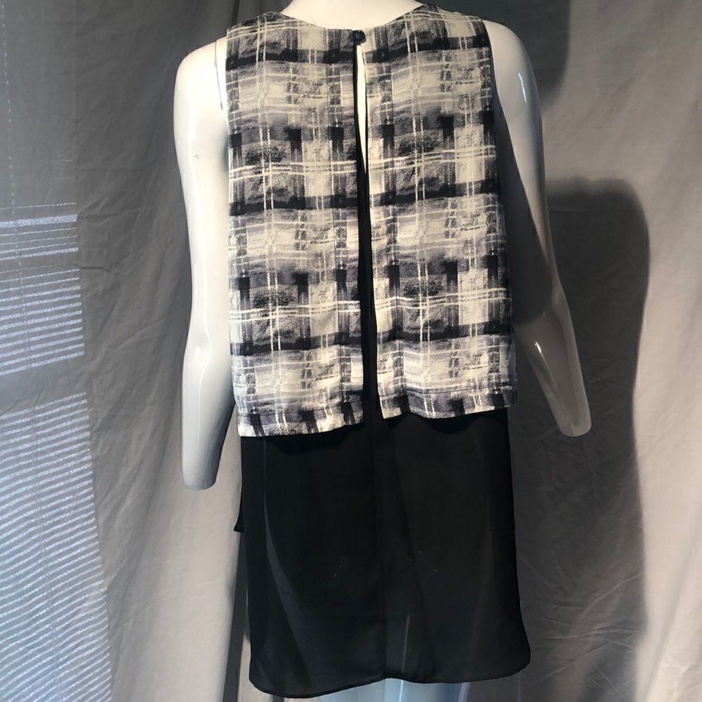 Le Lis Tunic - Picture 5 of 8